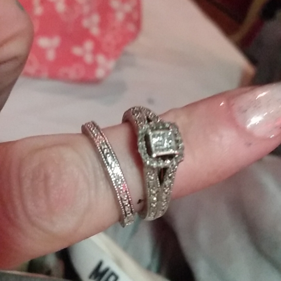 Jewelry - Picture 10 of 11